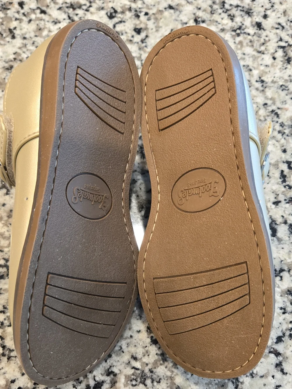 FOOTMATES 